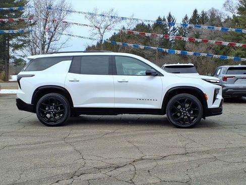 Used 2024 Chevrolet Traverse RS w/ LPO, Floor Liner Package image 2