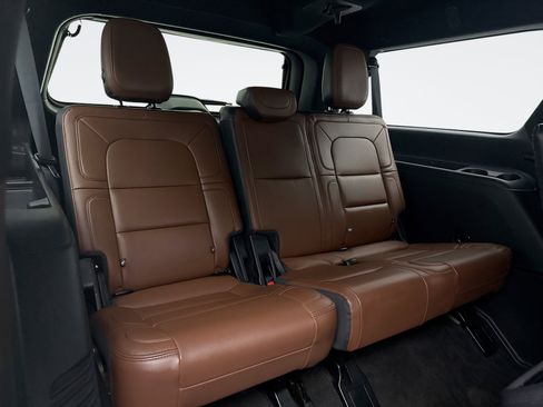 Used 2023 Lincoln Navigator L Reserve w/ Monochromatic Package image 20