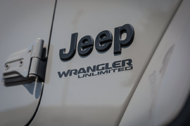 Used 2021 Jeep Wrangler Unlimited Sahara AWD/4WD image 17