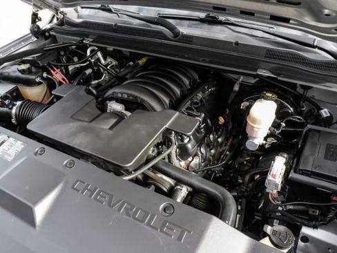 Used 2019 Chevrolet Suburban LT image 60