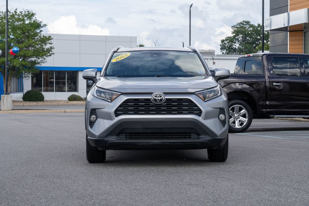Used 2021 Toyota RAV4 XLE w/ Convenience Package FWD image 2