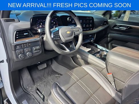 Used 2026 Chevrolet Tahoe High Country AWD/4WD image 7