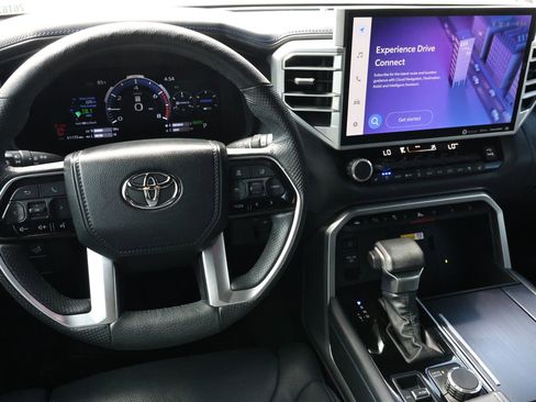Used 2023 Toyota Sequoia Platinum AWD/4WD image 18