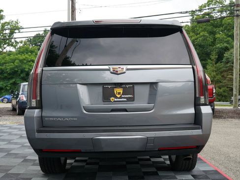 Used 2019 Cadillac Escalade ESV Luxury AWD/4WD image 31