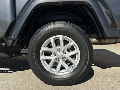 Used 2023 Jeep Gladiator Sport image 7