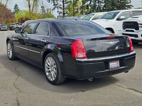 Used 2009 Chrysler 300 C RWD image 5