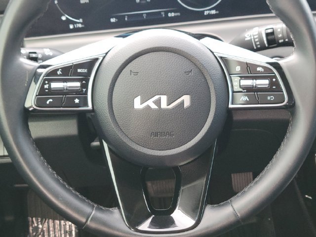Certified 2025 Kia Seltos EX FWD image 13