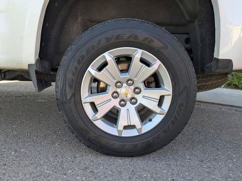 Used 2015 Chevrolet Colorado LT w/ LT Convenience Package AWD/4WD image 20