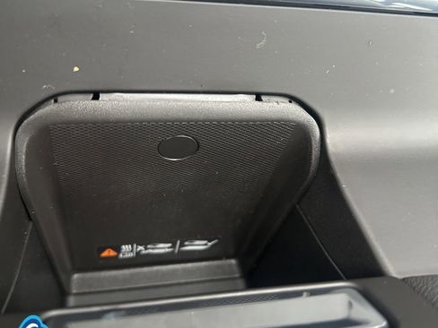 Used 2024 GMC Sierra 2500 SLE w/ SLE Convenience Package image 25