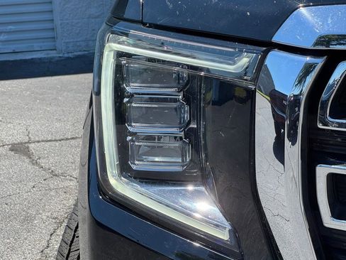 Used 2021 GMC Yukon XL SLT RWD image 3