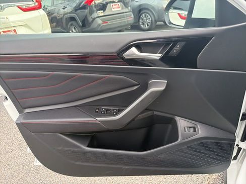 Used 2023 Volkswagen Jetta GLI Autobahn image 11