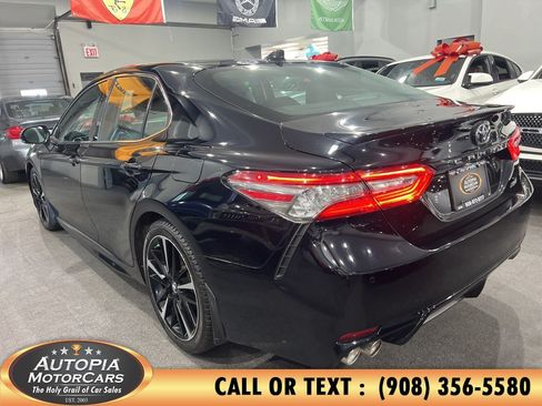 Used 2018 Toyota Camry XLE FWD image 40