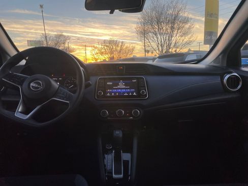 Used 2025 Nissan Versa SV image 20