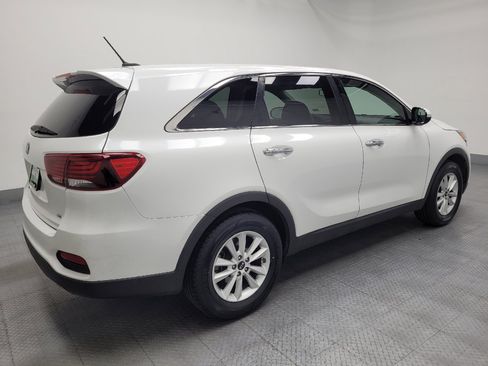 Used 2019 Kia Sorento FWD V6 image 10