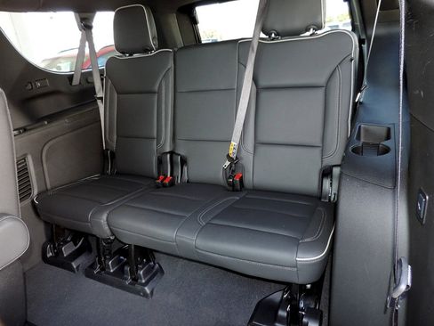 Certified 2026 Chevrolet Suburban Premier w/ Sun And Tow Package AWD/4WD image 16