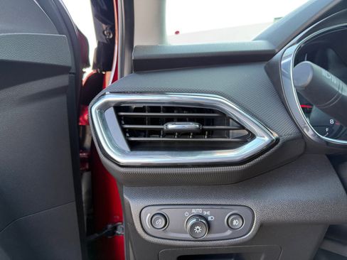 Used 2022 Chevrolet TrailBlazer LT w/ Convenience Package image 17