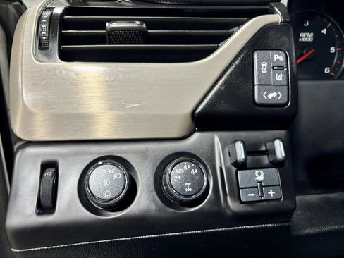 Used 2015 GMC Yukon XL Denali w/ Open Road Package image 31