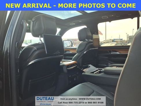 Used 2024 Jeep Grand Wagoneer Series III w/ Rear Seat Video Group 1 image 10