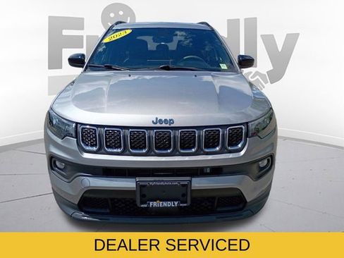Used 2023 Jeep Compass Latitude w/ Convenience Group AWD/4WD image 2