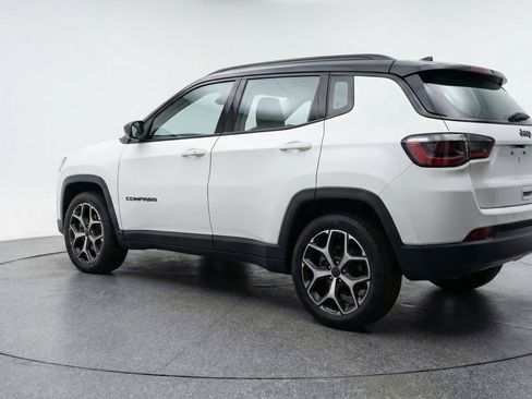 Used 2025 Jeep Compass Limited image 6