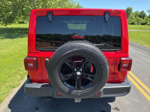 Used 2020 Jeep Wrangler Unlimited Sahara AWD/4WD image 6