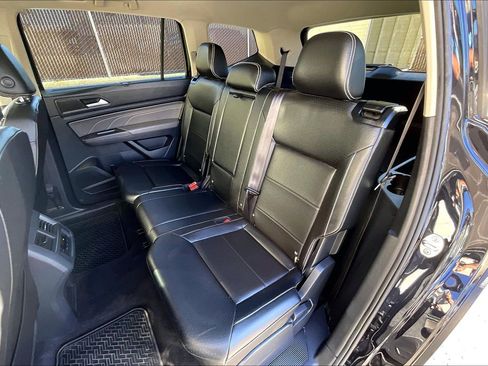 Certified 2021 Volkswagen Atlas SEL R-Line image 25