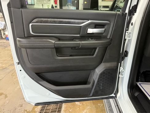 Used 2024 RAM 2500 Big Horn w/ Bed Utility Group image 19
