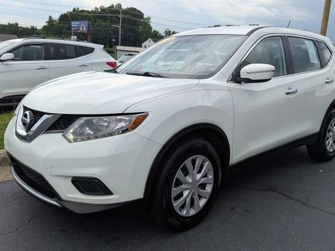 Used 2015 Nissan Rogue S FWD image 3