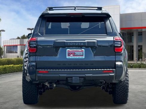 New 2026 Toyota 4Runner SR5 AWD/4WD image 5