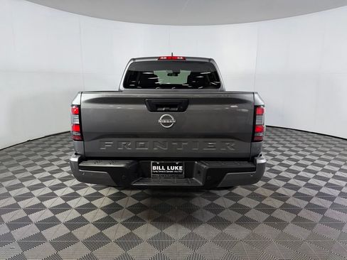 Used 2025 Nissan Frontier SV RWD image 8