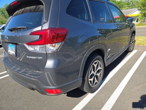 Used 2023 Subaru Forester Premium AWD/4WD image 10