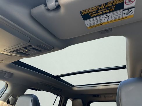 Used 2025 Toyota Highlander Platinum image 45