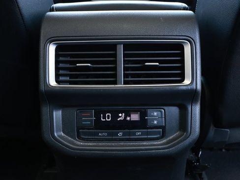 Used 2024 Volkswagen Atlas SE FWD image 30