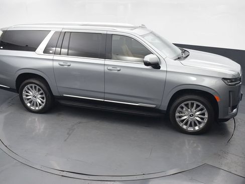 Certified 2024 Cadillac Escalade ESV Premium Luxury AWD/4WD image 50