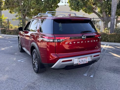 Certified 2024 Nissan Pathfinder SL w/ SL Premium Package FWD image 6