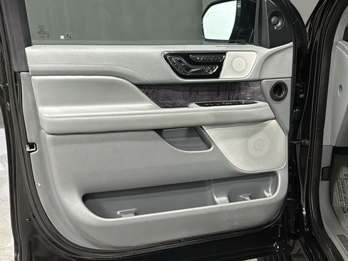 Used 2020 Lincoln Navigator Reserve w/ Equipment Group 208A Reserve AWD/4WD image 9