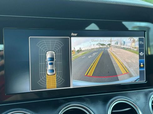 Used 2017 Mercedes-Benz E 300 image 19