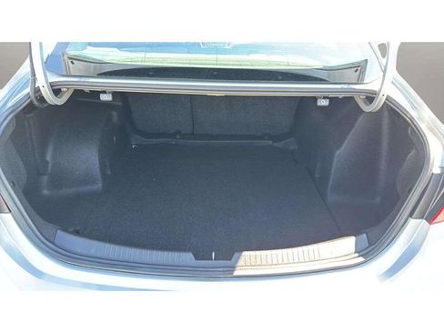 Used 2016 Chevrolet Malibu LT FWD image 9