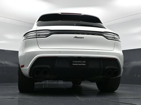 Used 2025 Porsche Macan AWD/4WD image 23