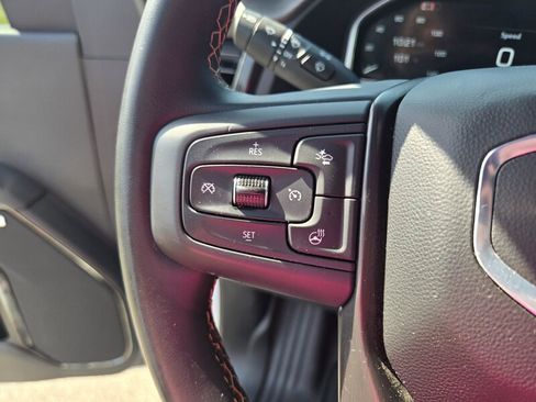 Used 2024 GMC Sierra 2500 AT4 w/ Technology Package AWD/4WD image 11