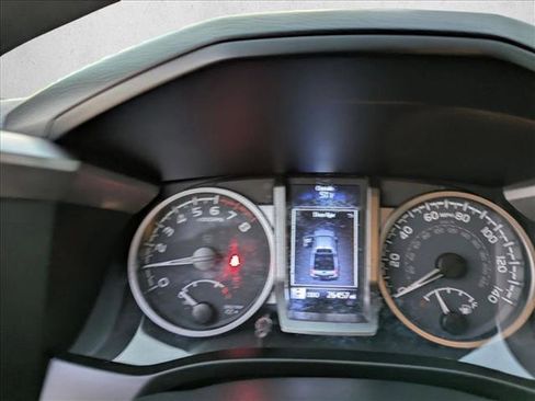 Certified 2021 Toyota Tacoma SR5 image 11