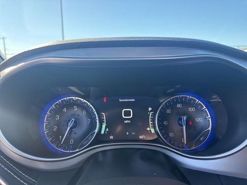 New 2026 Chrysler Pacifica Limited w/ S Appearance Package image 27