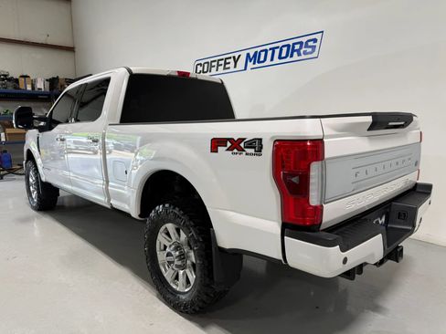 Used 2017 Ford F250 Platinum w/ Platinum Ultimate Package AWD/4WD image 4