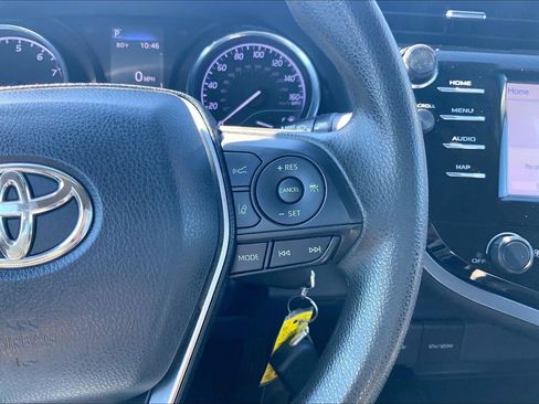 Used 2020 Toyota Camry LE FWD image 18