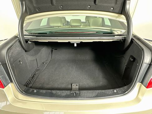 Used 2010 Mercedes-Benz E 350 4MATIC Sedan image 27