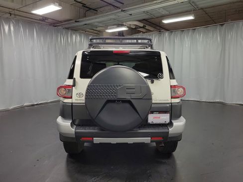 Used 2014 Toyota FJ Cruiser 4WD w/ Upgrade Package image 7