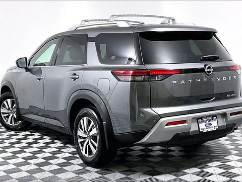 Used 2022 Nissan Pathfinder SL AWD/4WD image 11
