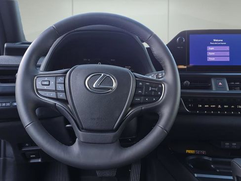 Used 2025 Lexus UX 300h AWD image 20