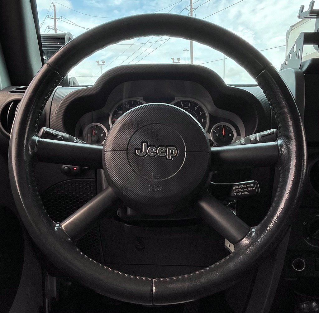 Used 2010 Jeep Wrangler Unlimited Rubicon AWD/4WD image 17