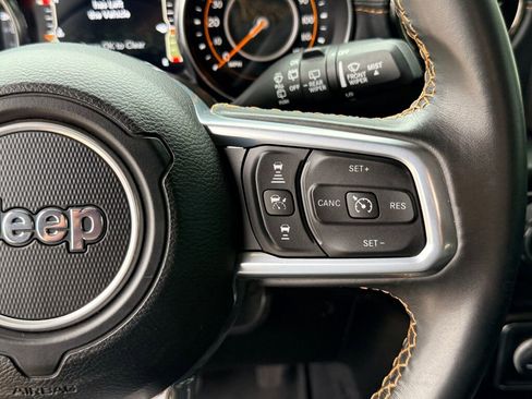 Used 2021 Jeep Wrangler Unlimited Sahara image 27